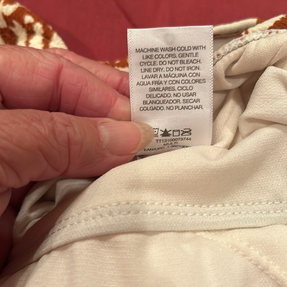 Time & Tru sz 16-18 - Cream/Golden Brown - One Piece Swimsuit - Beautiful Fabric - Picture 7 of 7